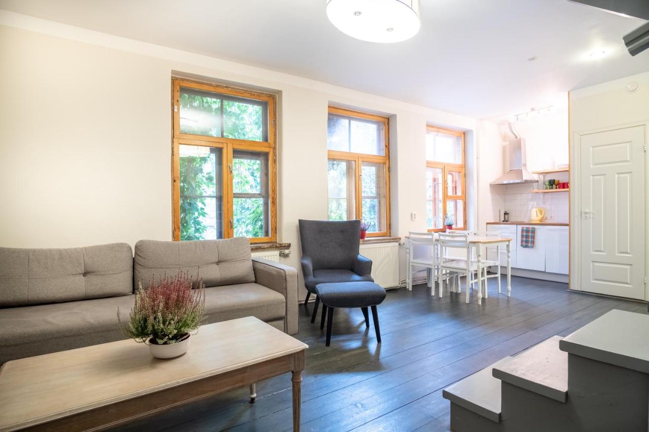 Dream Stay - Bright 2-Bedroom 2-Floor Old Town Apartment Tallin Exterior foto