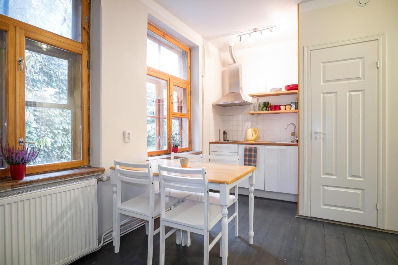 Dream Stay - Bright 2-Bedroom 2-Floor Old Town Apartment Tallin Exterior foto